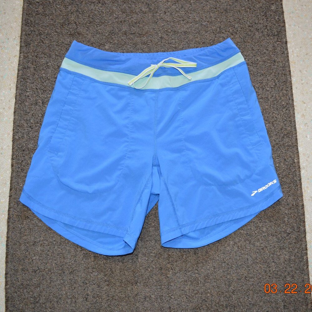 Brooks Shorts Women's Size Medium
